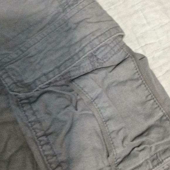 Old Navy light weight cargo shorts Size 30.  M22 - Picture 3 of 7